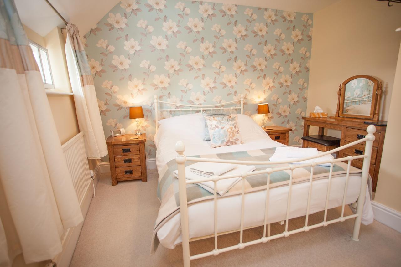 Pewsey The Seven Stars Inn מראה חיצוני תמונה