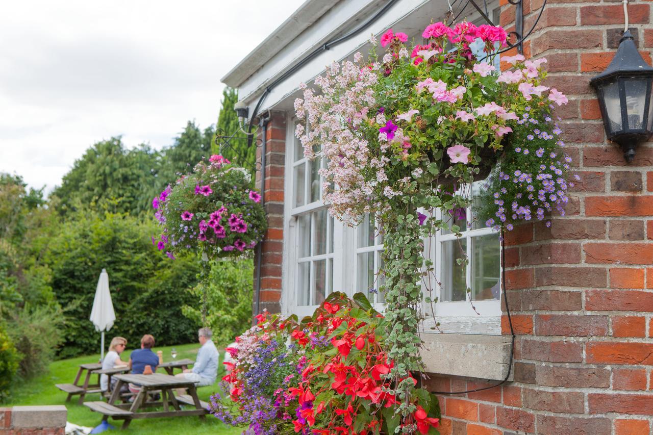 Pewsey The Seven Stars Inn מראה חיצוני תמונה